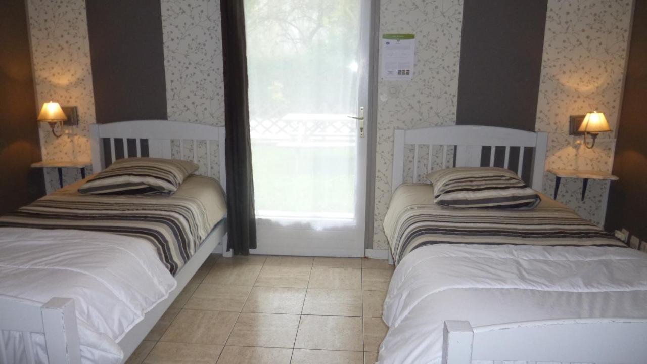 Les Garennes Bed and Breakfast Favières Exteriör bild