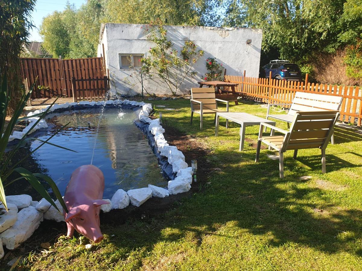 Les Garennes Bed and Breakfast Favières Exteriör bild