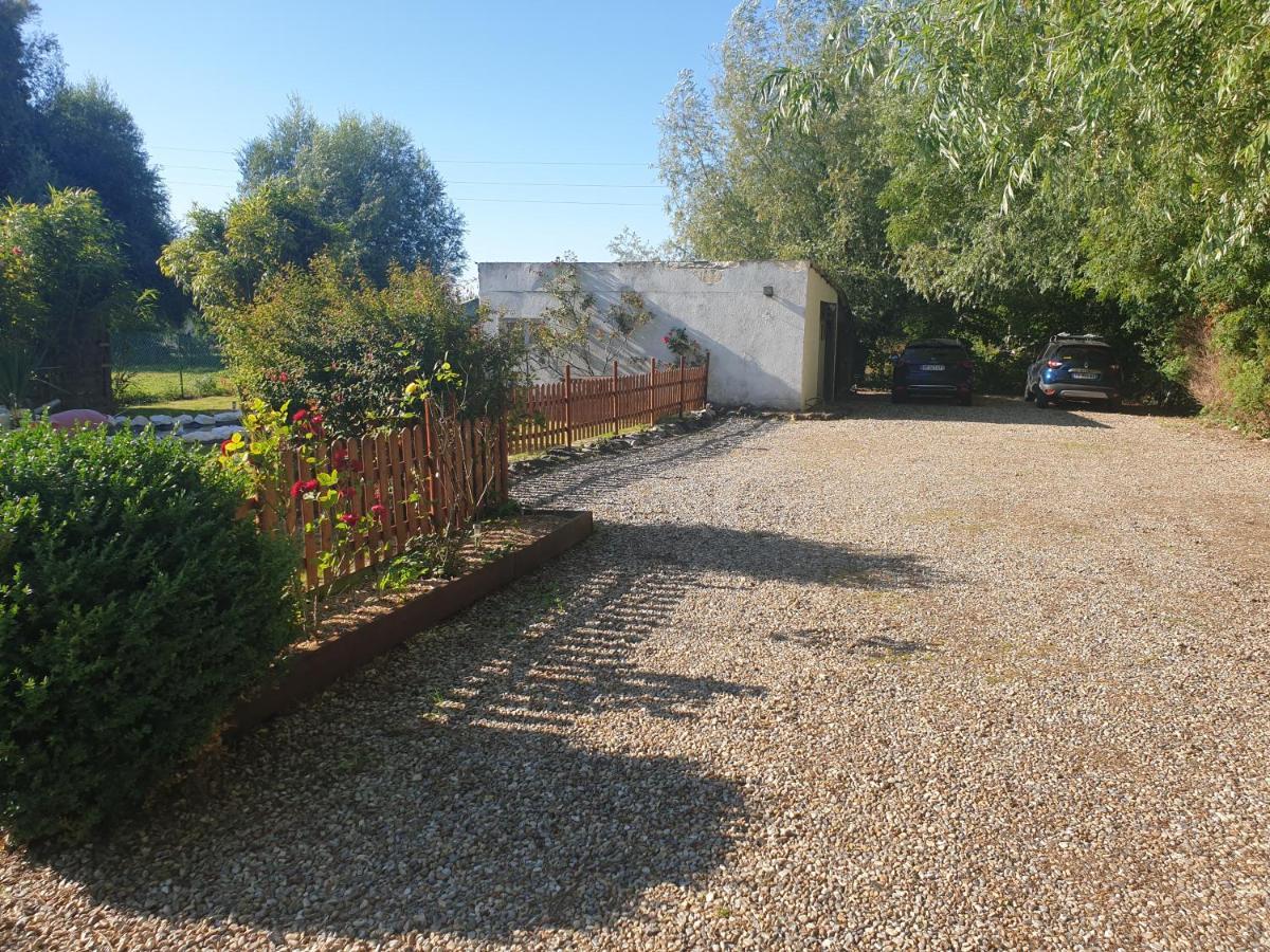 Les Garennes Bed and Breakfast Favières Exteriör bild